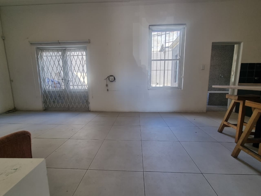To Let 3 Bedroom Property for Rent in Woodstock Western Cape